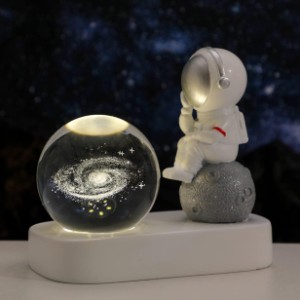 置き物 宇宙雑貨 クリスタル置物 人工クリスタル 宇宙飛行士 かわいい フィギャ クリスマス オブジェ 癒しグッズ 子供 友達 タイプ1 ギフ