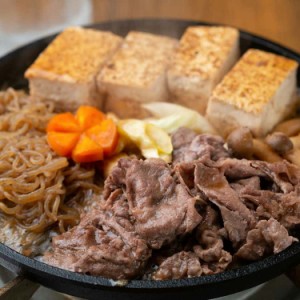 熊本 くまもとあか牛の切落し(計400g) 和牛 牛肉 スライス 肉質は赤身が多く、適度の脂肪分も含み、うま味とやわらかさ、ヘルシーさを兼