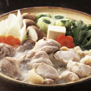 熊本 大阿蘇鶏水炊き＆焼肉セット モモ水炊き用・焼肉用 各500gx2、ムネ水炊き用・焼肉用 各500gx2 計2kg 阿蘇の雄大な大自然の恵みをう