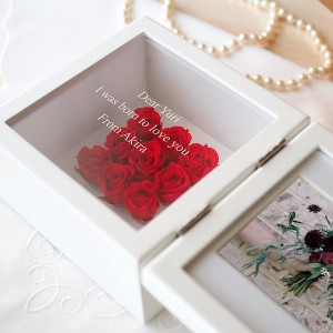 【名入れ無料】ずっと美しい赤いバラと、ガラスに刻んだメッセージを贈る プリザーブドフラワー スクエアフレーム レッド プリザのように