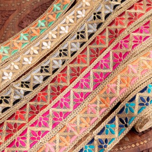  チロリアンテープ メーター売 金糸が美しい 更紗模様のゴータ刺繍 〔幅 約4cm〕 みつ葉 / Gota embroidery ラジャスタン インド アジア 