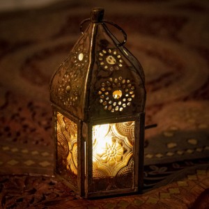  モロッコスタイルの透かし彫りLEDキャンドルランタン〔ロウソク風LEDキャンドル付き〕 約11×6cm / キャンドルスタンド キャンドルホル