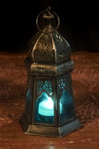  モロッコスタイルの透かし彫りLEDキャンドルランタン〔ロウソク風LEDキャンドル付き〕 〔ブルー〕約19×10cm / キャンドルスタンド キャ