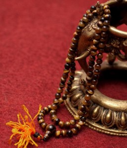  ネパールの数珠 タイガーアイ / ネックレス インド アジア エスニック アクセサリー アンクレット ピアス リング ビンディー
