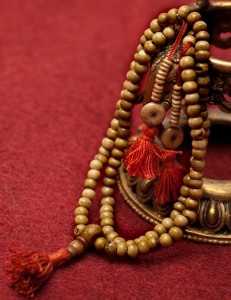  ネパールの数珠 飾りつき / ネックレス インド アジア エスニック アクセサリー アンクレット ピアス リング ビンディー