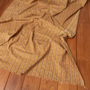  〔1m切り売り〕伝統息づく南インドから 昔ながらの更紗模様布〔約105cm〕 / ボタニカル 唐草模様 テーブルクロス おしゃれ 量り売り布 