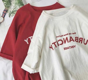 胸ロゴ Tシャツ レディース トップス 英字ロゴ プリント 袖あり 半袖 ラウンドネック シンプル カジュアル アメカジ メンズライク 大人