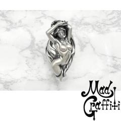 Mad Graffiti �}�b�h�O���t�B�e�B �v�����B���b�W3rd L �����O �����Y�����O �V���o�[ �V���o�[�����O �����Y �j�� �ގ� �v �U�� �a���� 