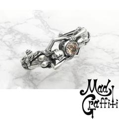 Mad Graffiti }bhOtBeB CfBAX M oOVo[ uXbg YoO Y j ގ v U a L