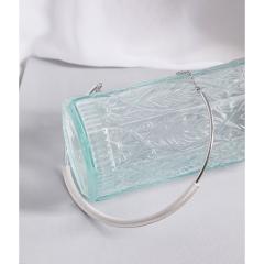 �r�X�iVIS�j/�t�F�C�N���U�[�`���[�J�[