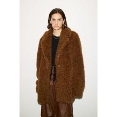 スライ(SLY)/【THROW】F/FUR TAILOR コート スライ(SLY)/【THROW】F/FUR TAILOR コート