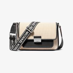 マイケル・コース（Michael Kors）/BRADSHAW キャンバス クロスボディ ミディアム