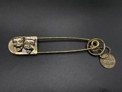 �V���[�G�b�Z���X silly essence �c�[�t�F�C�X������S�s�� �L�[�`�F�[�� two face pin555 brass �^�J �L�[�`�F�[�� �L�[�z���_�[ �����Y