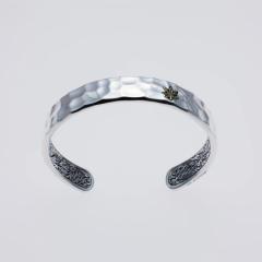 yz ZOCALO \J Ȗ oO [t HAMMERED TEXTURE BANGLE LEAF ZBAS-0022 Vv uXbg Y fB[X