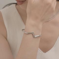 �u���X���b�g �o���O�� �����A�����M�[�Ή� �����ςȂ�OK ���f�B�[�X �X�e�����X �T�[�W�J�� 316L �K�тɂ��� ���ɋ��� �V���v�� �E�F