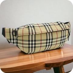 �o�[�o���[ �{�f�B�o�b�O �����Y �u�����h BURBERRY �i�C���� ���[�}�j�A 8084114 ARCHIVE BEIGE �x�[�W���n �}���`�J���[ �o�b�O