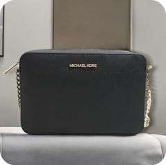 �}�C�P���R�[�X MICHAEL KORS �V�����_�[�o�b�O 35T8GTTC9L-BLACK ���f�B�[�X �u���b�N