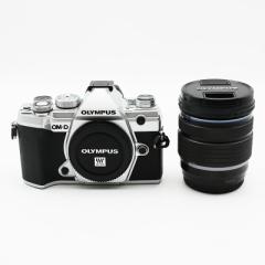 OLYMPUS オリンパス OM-D E-M5 Mark III 12-45mm F4.0 PROキット シルバー シャッター回数：2006回 元箱あり 中古良品