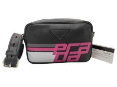 PRADA �v���_ �V�����_�[�o�b�O 1BH093 �u���b�N �s���N�n ���U�[ ���j�Z�b�N�X ���S ���^�O �V���o�[����y�{���ۏ؁z