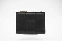��3���ȓ��ԕi��  BOTTEGAVENETA �{�b�e�K���F�l�^ �C���g���`���[�g�� �����X�L�� �J�Z�b�g �X���[�� ��܂�E�H���b�g 742698 ���