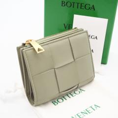 ��3���ȓ��ԕi�� �ɔ��i BOTTEGAVENETA �{�b�e�K���F�l�^ �J�Z�b�g �X���[�� ��܂�E�H���b�g �g���o�[�`�� 742698 ��܂���z �x