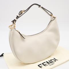 ��3���ȓ��ԕi�� �ɔ��i FENDI �t�F���f�B �t�F���f�B�O���t�B�[ �t�F���f�B�O���t�B �X���[�� 8BR798 �n���h�o�b�O �z���C�g �J�[�t��