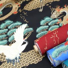 【10cm単位価格】 龍と鶴 絵巻風 松と青海波 金ラメ 和柄 シーチング 綿100% 生地 布 約110cm幅 ゆうパケット2.5m対応