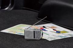 AM/FM�|�[�^�u�����W�I