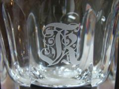 ������s�� �ԕ����ꕶ�����O���X�ɂ����ꂢ�����܂��B ������E�G�b�`���O�E�����[�t