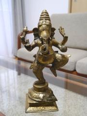 �C���h�̐_�l�K�l�[�V���̒u���@�^�J���̑傫�ȃK�l�[�V���ł�  No.5 �������d�ʂ��w�r�[��  �G�X�j�b�N �A�W�A���G�� �K�l�[�V���� �K