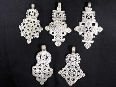 �G�`�I�s�A�̃z���C�g���^��������� �e��1�_��