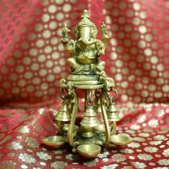 �C���h�̐_�l�K�l�[�V���̒u���@�^�J���̑傫�ȃK�l�[�V���ł� �������d�ʂ��w�r�[��  �G�X�j�b�N �A�W�A���G�� �K�l�[�V���� �K�l�[�V