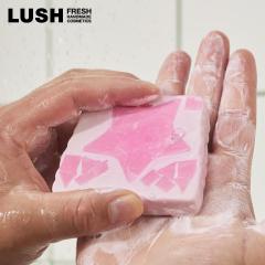 LUSH �X�m�[�t�F�A���[ �\�[�v �Ō`�Ό� �{�f�B�\�[�v �N���X�}�X ���ʌ��� �M�t�g �v���[���g ��̗d�� �Â� ���� �ێ� �n���h�\�[�v ��