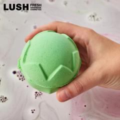 LUSH ���[�h �I�u �~�X���[�� �o�X�{�� ������ �n���E�B�� ���ʌ��� �M�t�g �v���[���g �p�`���� ���� �����C �ێ� �����b�N�X ���₵ ��