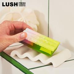 LUSH �x�C�N�h �A���X�J M �\�[�v �Ō`�Ό� �{�f�B�\�[�v �N���X�}�X ���ʌ��� �M�t�g �v���[���g ���k �V�g���X ���� �ێ� ���b�V�� ��