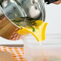 鍋 フライパン ボール 注ぎ口 おちょぼぐち シリコン 食洗機対応 （ なべ ボウル 湯切り 水切り 汁もの 汁物 便利グッズ シリコン製 キッ