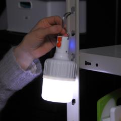 LED���C�g �|�[�^�u�� 2�i�K�؂�ւ� �t���b�V���_�ŋ@�\�t�� �i �[�d�� ���C�g �Ɩ���� �����^�� �����v �y�� �y�� �݂艺�� �t�b�N�t