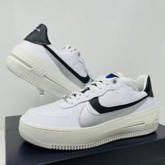 �i�C�L �G�A �t�H�[�X 1 �v���b�g�t�H�[�� LV8 NIKE AIR FORCE 1 PLT.AF.ORM LV8 ���f�B�[�X �X�j�[�J�[ DX3199-100