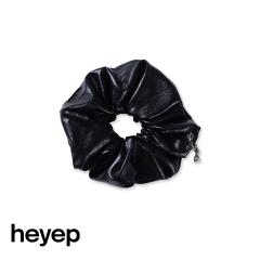 heyep(�w�C�b�v)/Cat Charm Faux Leather Scrunchie(�L���b�g�`���[���t�H�E���U�[�V���V��)/�t�F�C�N���U�[ �L�`���[�� �w�A�A�N�Z �w�A