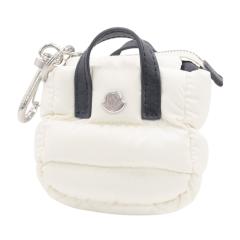 MONCLER �����N���[�� �L�[�����O/�L�[�z���_�[ 6F00001 M6275 / CARADOC KEY RING �z���C�g
