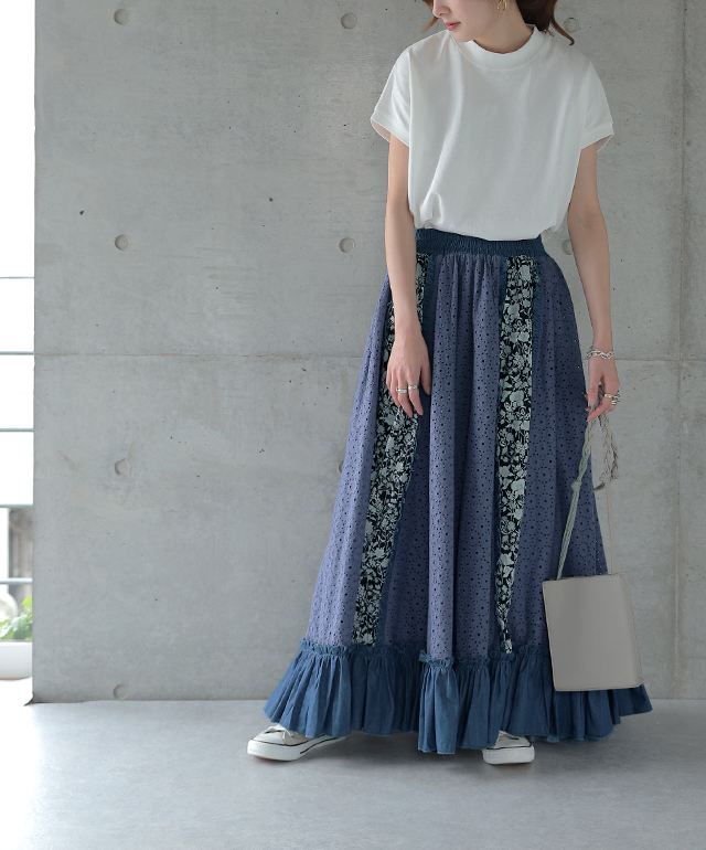 Blumarine 青花柄フリルスカート 約55cm Blumarine 青花柄フリルスカート 約55cm