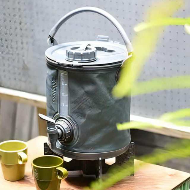 [コラプズ]Colapz 2-in-1 Water Carrier & Bucket ウォータージャグ 8L SORC-001 OLIVEの通販は