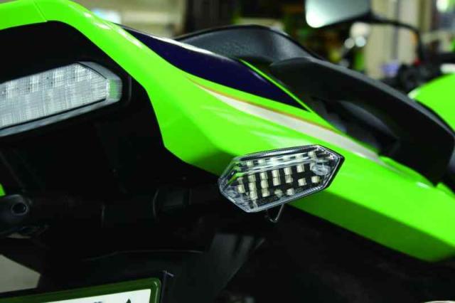 ポッシュフェイス(POSH FAITH) バイク用品 ウインカー LEDコンバージョンキット　リレー付 ZRX1200DAEG(ダエグ) | Z1000(14-16) | Z800(14-16) 1台分セット　リレー付 072008_2