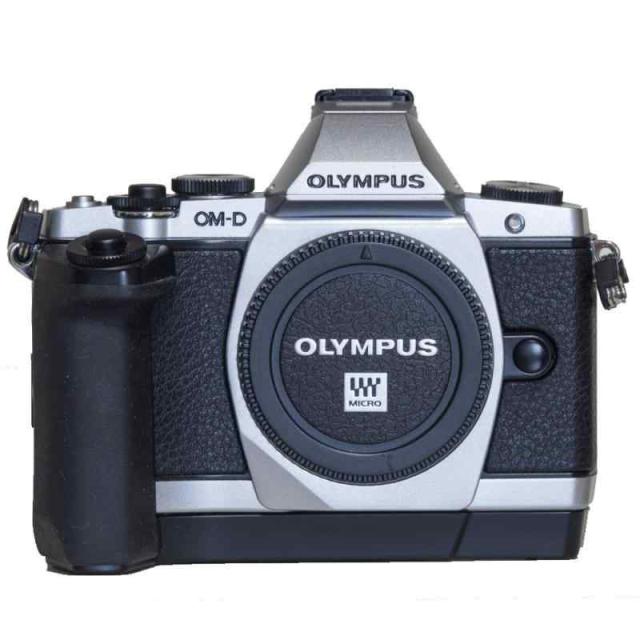 中古】OLYMPUS ミラーレス一眼 OM-D E-M5 ボディ シルバー 1605