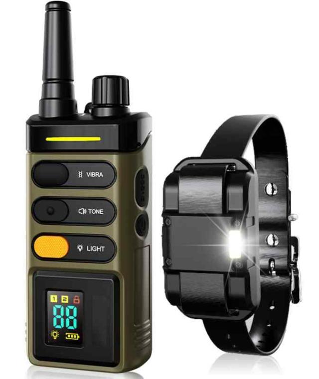 しつけ首輪 無駄吠え防止首輪 吠え防止1500メートル リモコン 4つのトレーニングモード 振動 衝撃 ビープ音高輝度LEDによる充電式 小型犬 中型犬 大型犬用 むだぼえ防止 犬訓練