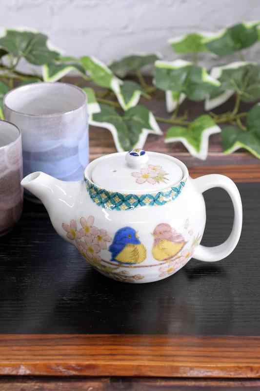 和座の蔵 おしゃれ 和食器 九谷焼 急須 ポット 小紋花雀 茶こし網付 陶器 高級 ブランド 食器 日本製 誕生日プレゼント