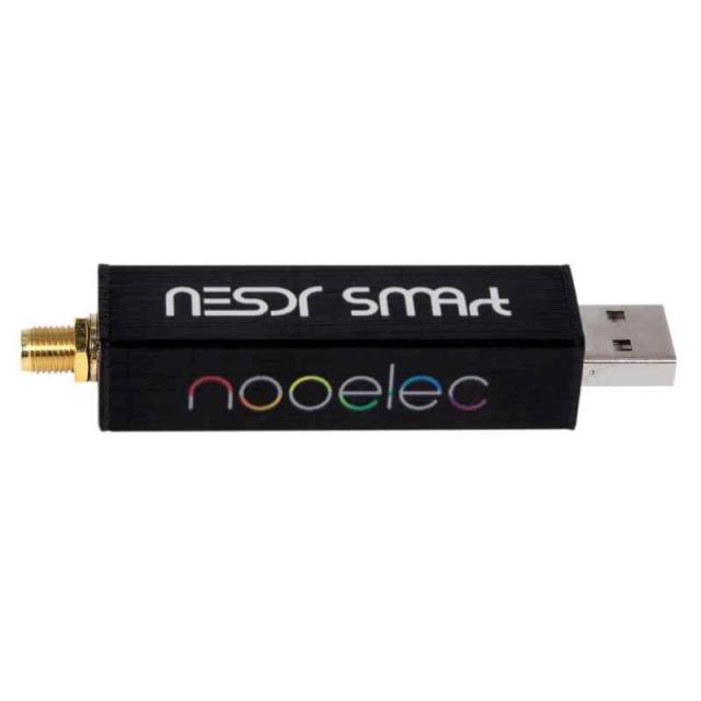 Nooelec RTL-SDR v5 SDR - NESDR SMArt HF/VHF/UHF (100kHz-1.75GHz) ソフトウェア無線。 プレミアム RTLSDR、0.5PPM TCXO、SMA 入力、アルミニウム エンクロージャ付き。 RTL