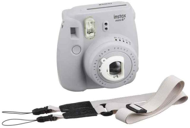 中古：FUJIFILM インスタントカメラ チェキ instax mini8プラス 接写レンズ・純正ショルダーストラップ付 (現行品 本体)