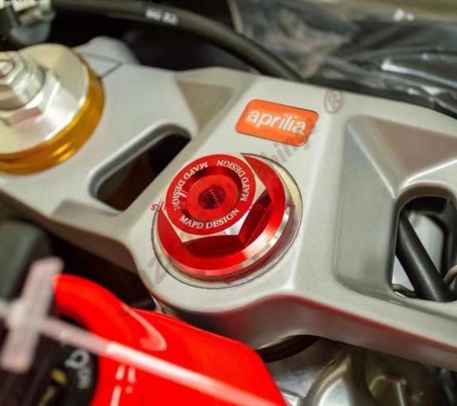 CNC アルミニウム フロント フォーク アッパー トップ トリプル クランプ スクリュー キャップ ナット APRILIA RS660/TUONO 660/RSV4/TUONO V4の通販は