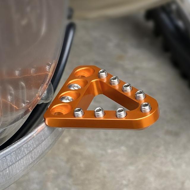 57*50MM 調整可能ブレーキペダルステップ先端プレート KTM 125 250 300 350 400 450 500 EXC EXCF SX SXF XC XCF XCW TPI SD 6D 2017-2022の通販は